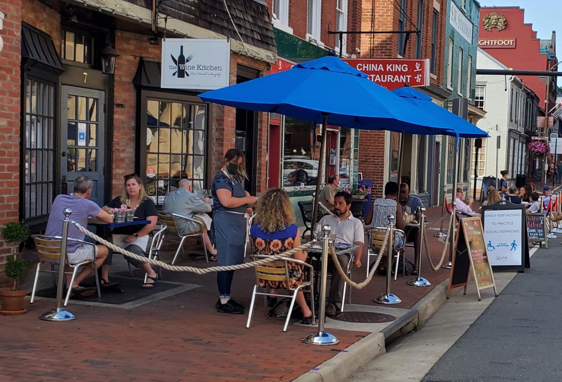 Sidewalk Dining on King Street