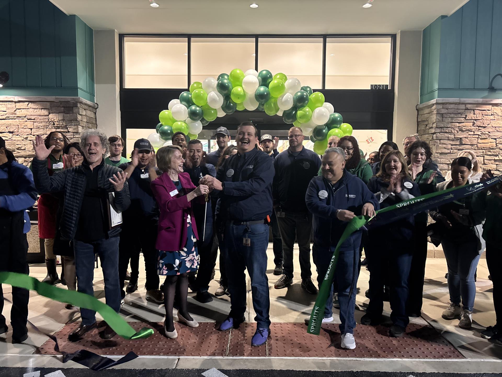 Sprouts Ribbon Cutting in Leesburg