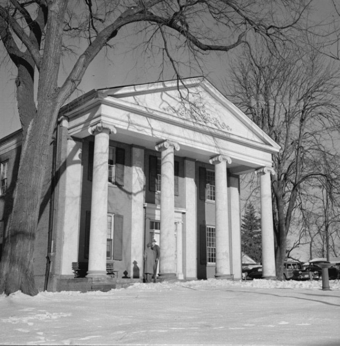 Leesburg Academy Building 